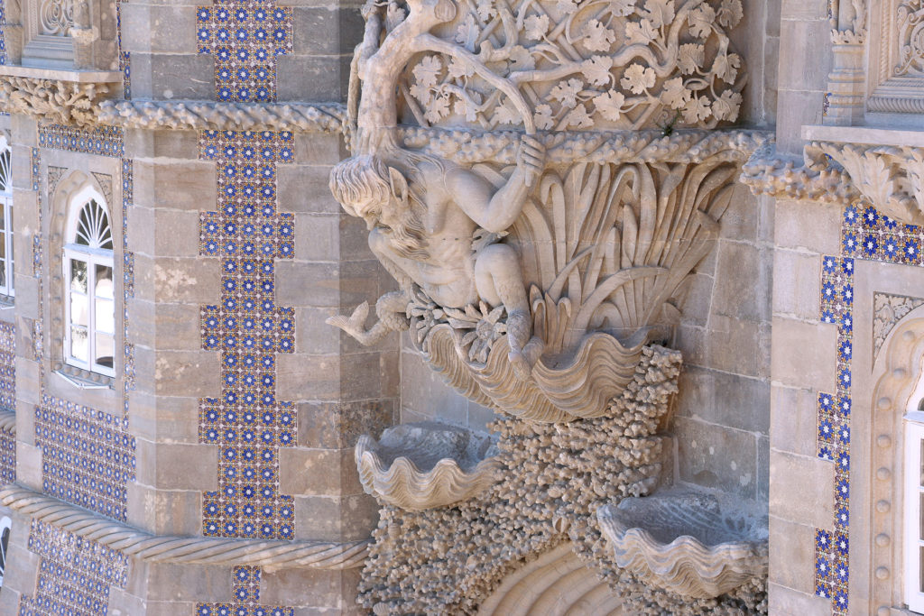 Sculptures sur la façade du Palacio da Pena Sintra