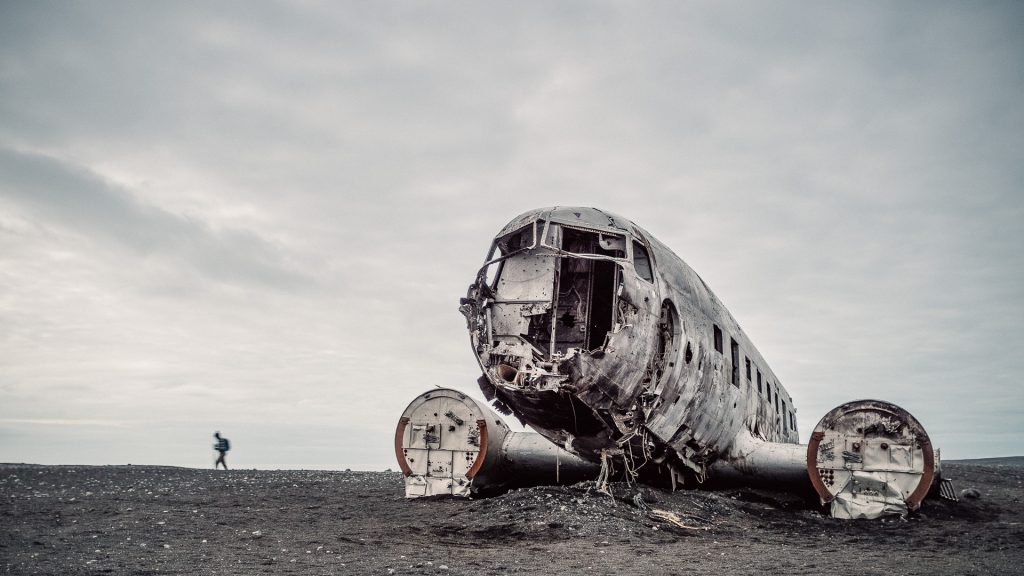Escaping from DC-3 wreckage